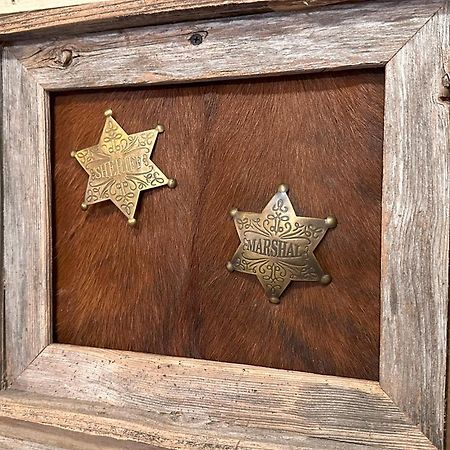Acorn Hideaways Canton Rustic Old West Frontier Suite Екстериор снимка