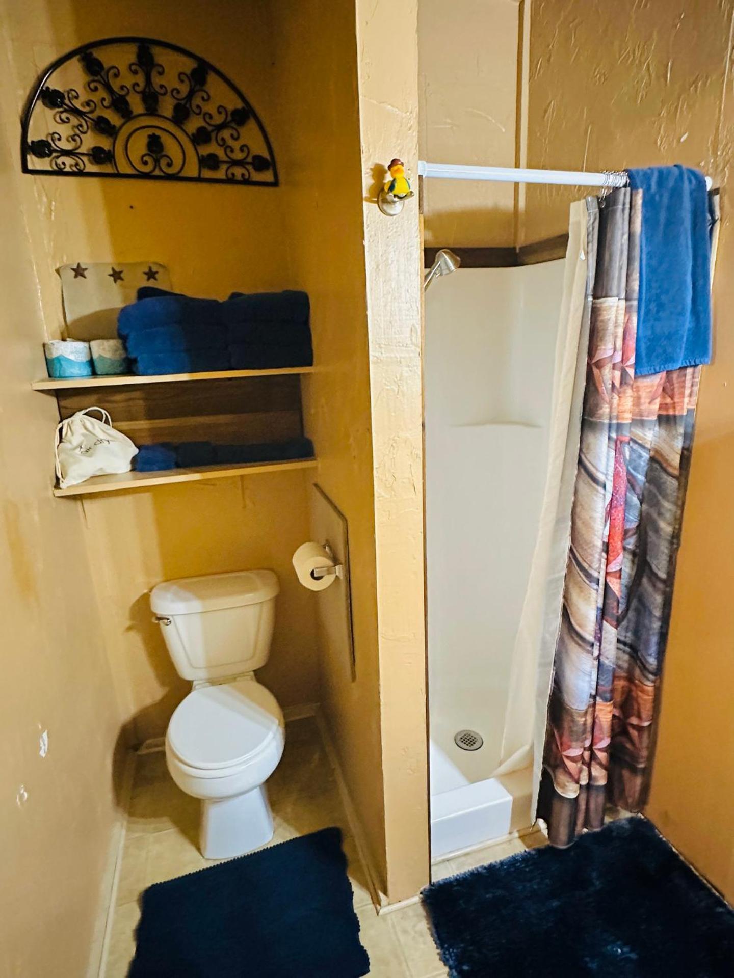 Acorn Hideaways Canton Rustic Old West Frontier Suite Екстериор снимка